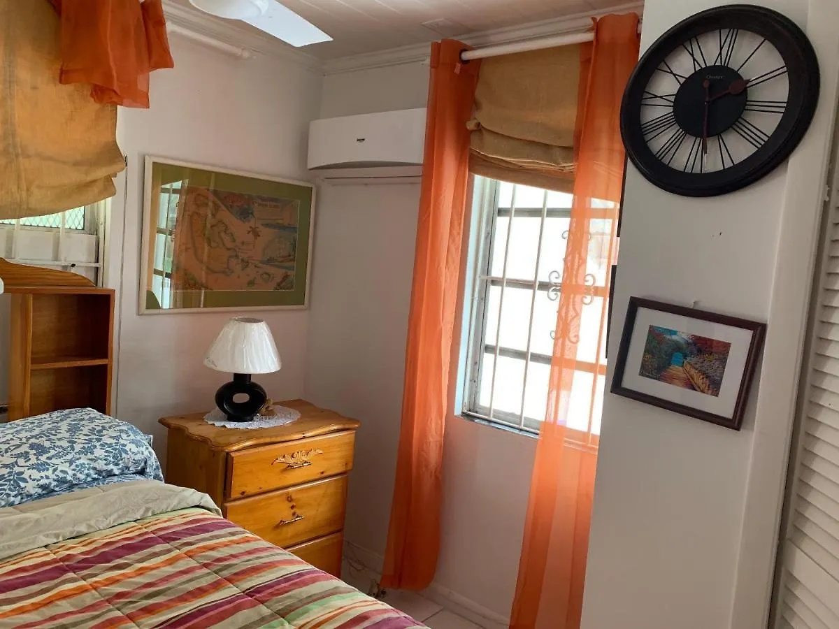Rhonda'S Abode1 And 2 Daire Nassau