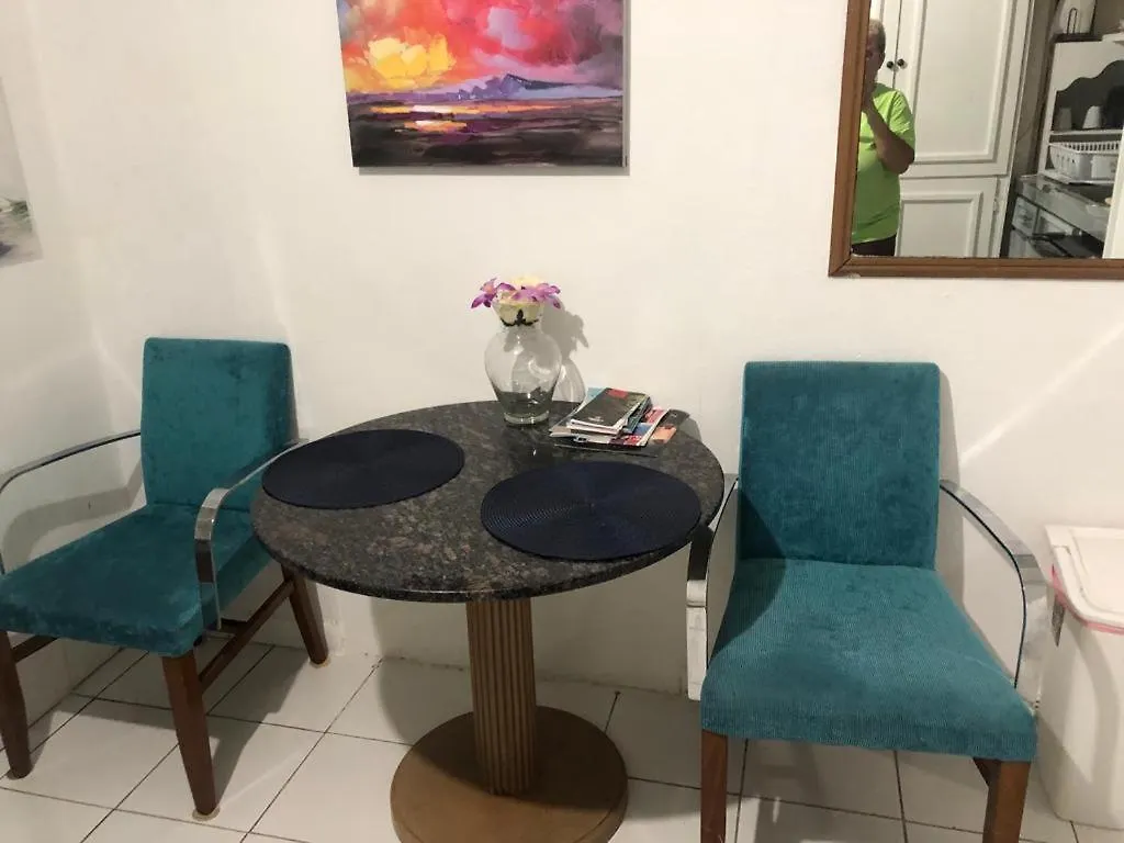 Rhonda'S Abode1 And 2 Daire Nassau