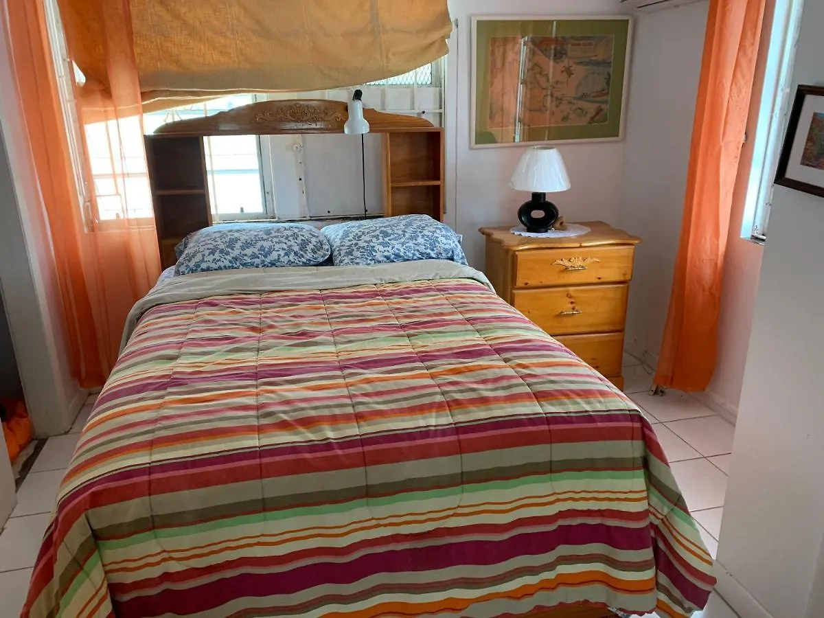 Rhonda'S Abode1 And 2 Apartment Nassau